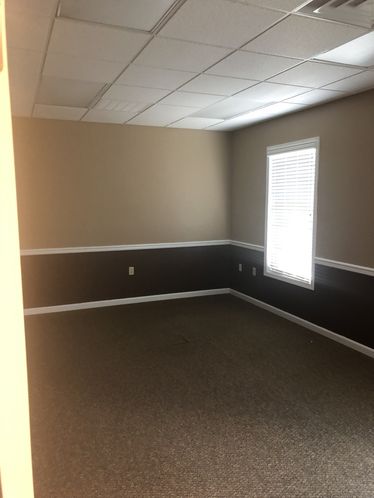 Powell - Like New Professional Office: 7317 Clinton Hwy, Powell, TN 37849